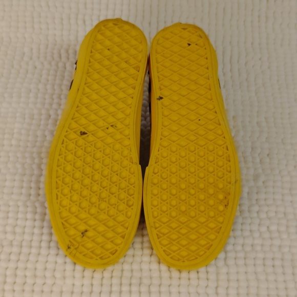 Unisex**Vans Adult Black and Yellow Checkered Sneakers - Picture 6 of 8